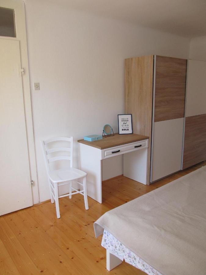 Apartments Anita Veli Losinj Bagian luar foto