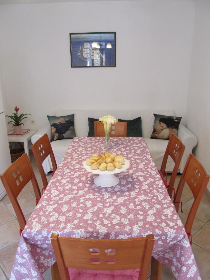 Apartments Anita Veli Losinj Bagian luar foto