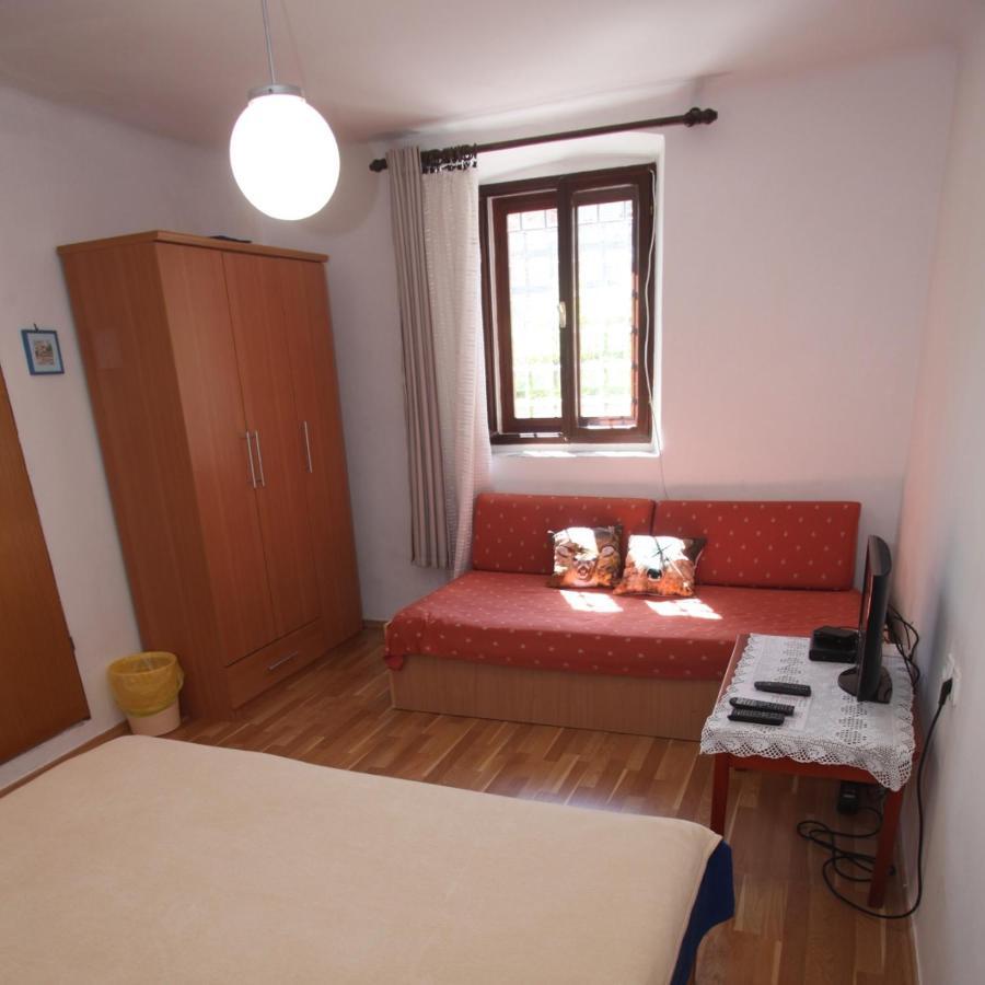 Apartments Anita Veli Losinj Bagian luar foto