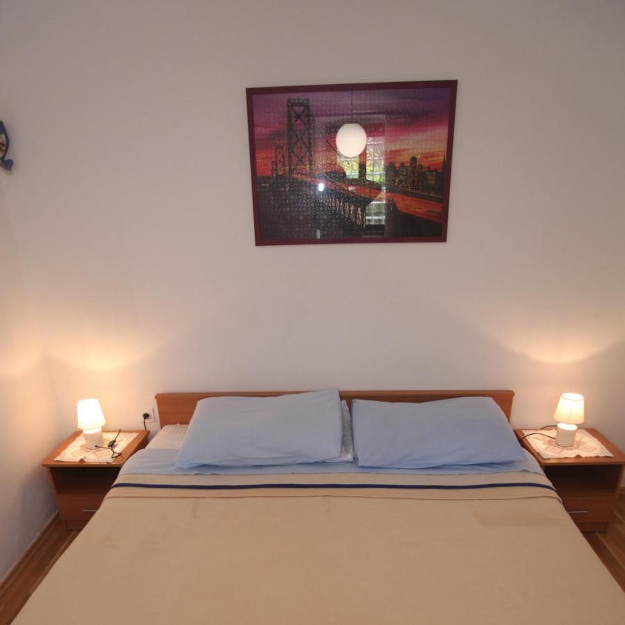 Apartments Anita Veli Losinj Bagian luar foto