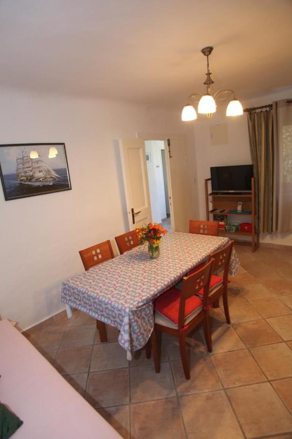 Apartments Anita Veli Losinj Bagian luar foto