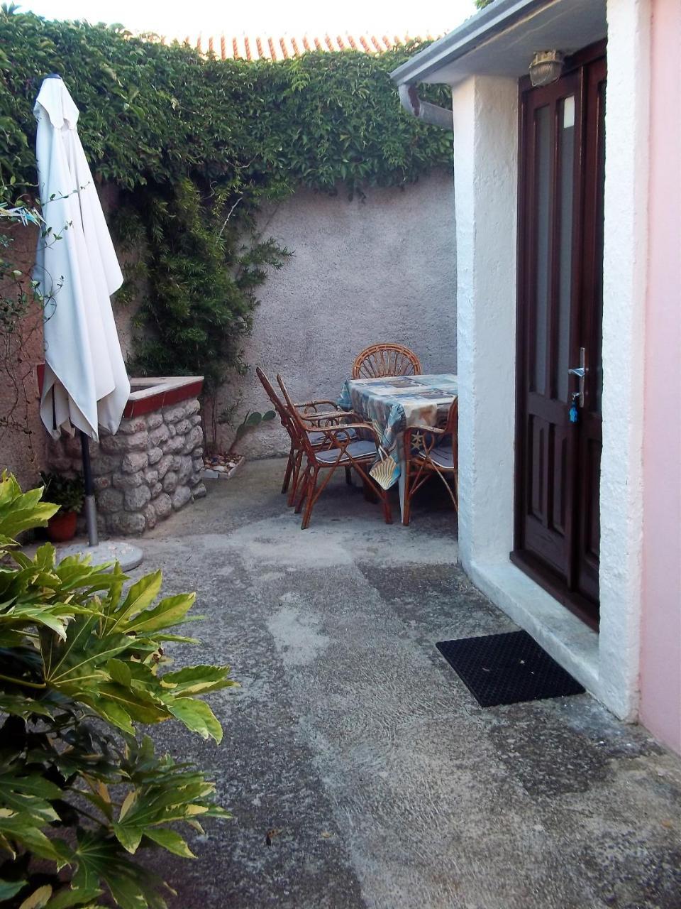 Apartments Anita Veli Losinj Bagian luar foto